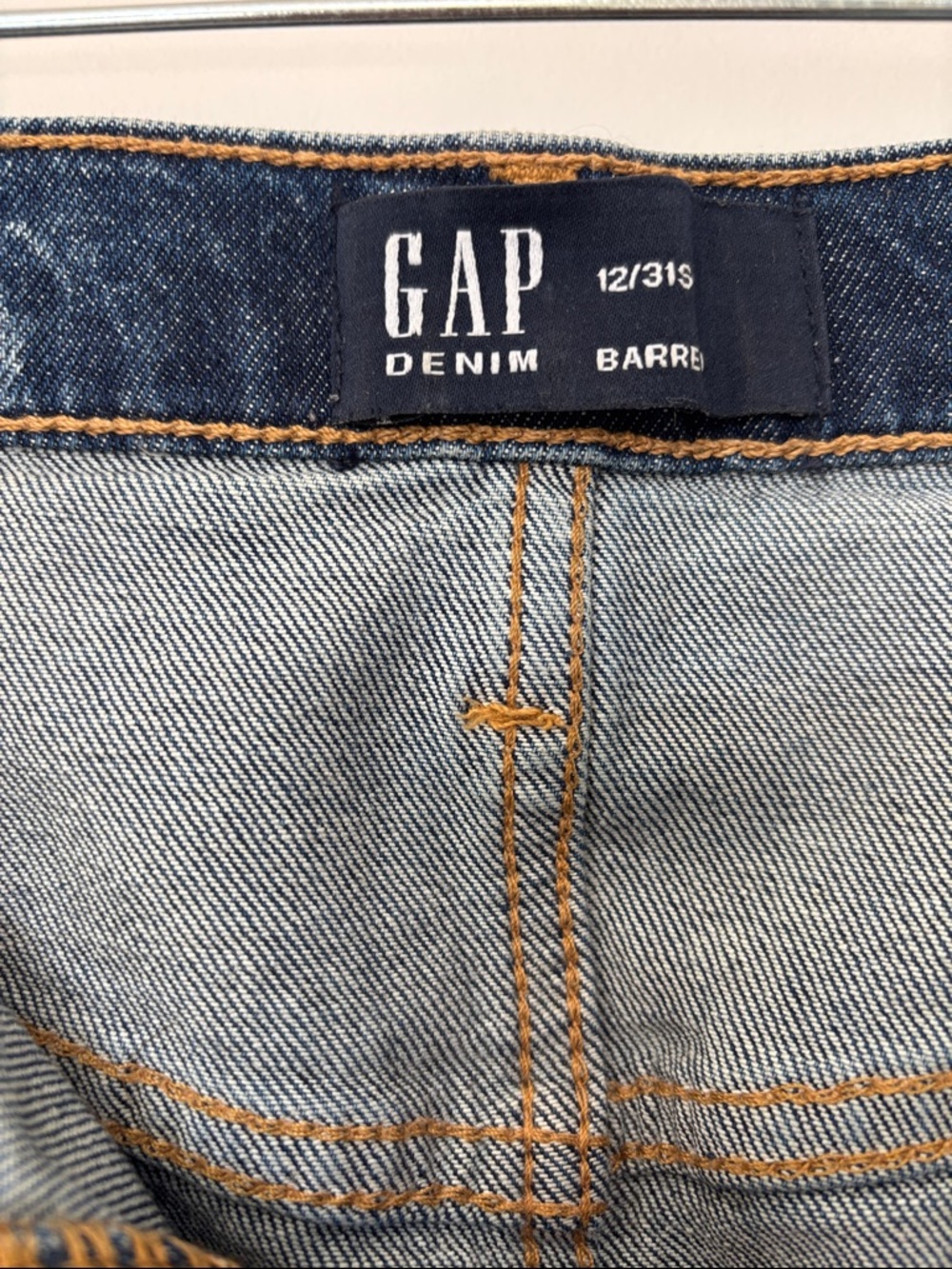 GAP Barrel Fit Blue Washed Jeans - Picture 2 of 3